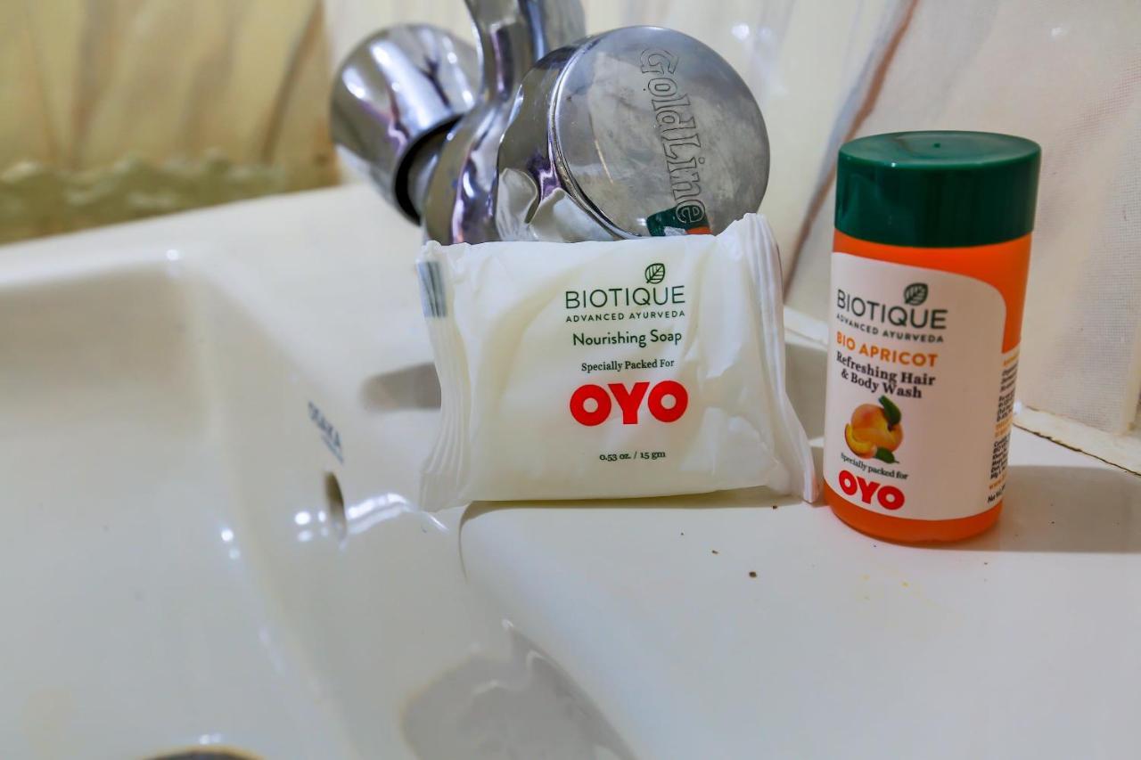 Oyo 72139 Rishi Satsang Bhawan Hotel Vrindāvan Екстериор снимка